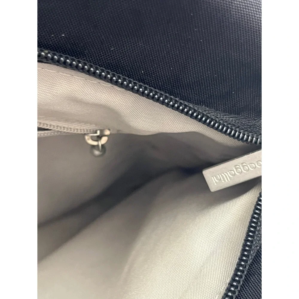 Baggallini Black Nylon‎ Crossbody Travel Bag with Multi-Zip Pockets Card Slots